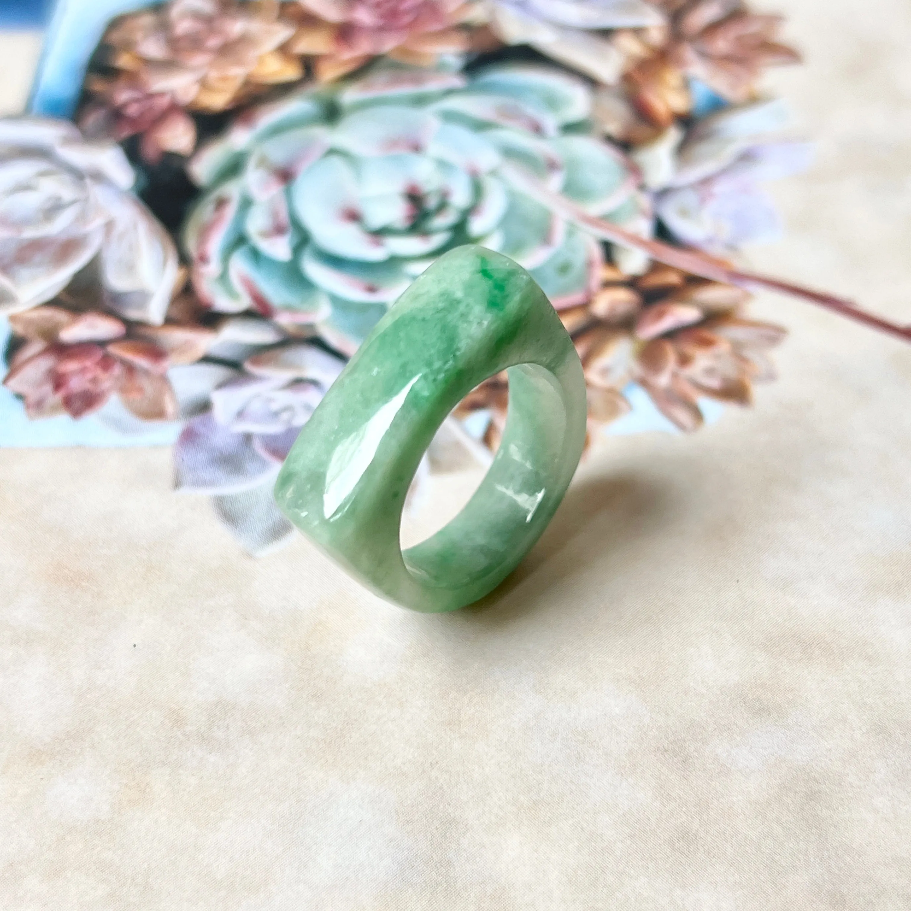 16.1mm A-Grade Natural Floral Imperial Jadeite Saddle Loaf Ring Band No.162339