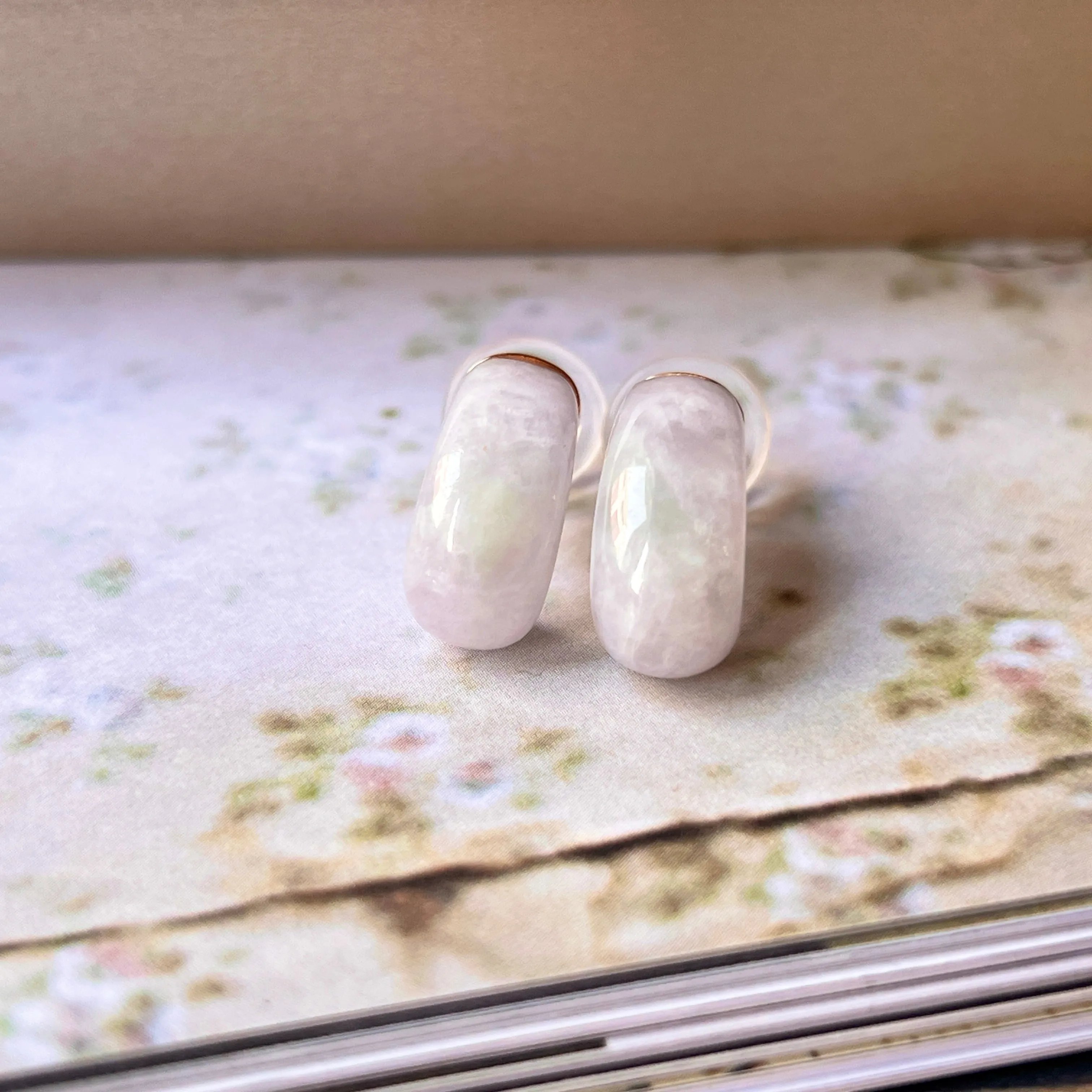 A-Grade Natural Lavender Green Jadeite Cloop Earring Studs No.180796